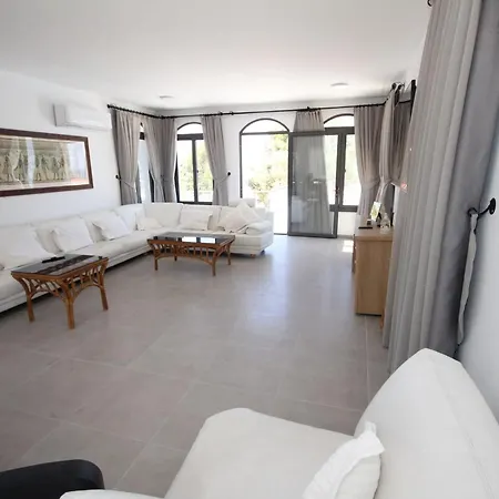 Villa 12 Bedroom Luxury Vasilia