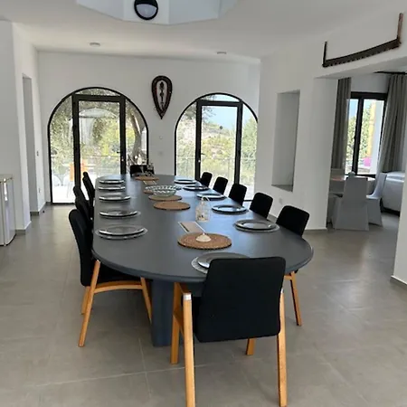 12 Bedroom Luxury *