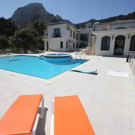 Villa 12 Bedroom Luxury Vasilia