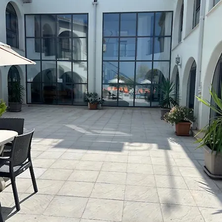 12 Bedroom Luxury *